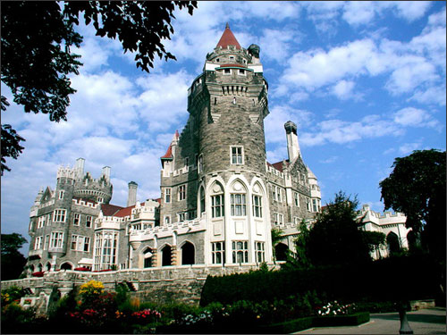 Ấn tượng lâu đài cổ Casa Loma - Canada  