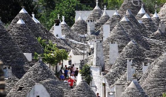 Chiêm ngưỡng vẻ đẹp độc đáo những ngôi nhà đá ở Alberobello (Ý)