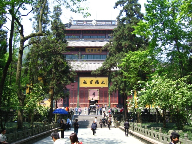 Tham quan chùa Linh Ẩn – Trung Quốc