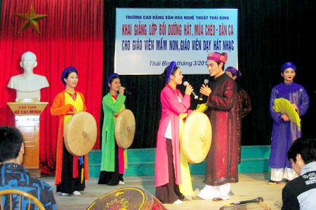 Trường Cao đẳng VHNT Thái Bình giữ gìn và phát triển nghệ thuật hát-múa chèo, dân ca