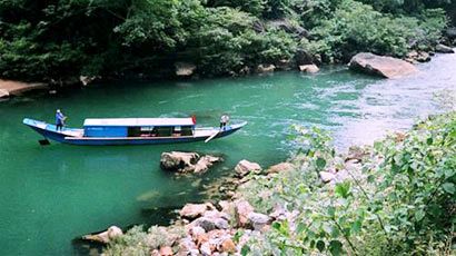 Du ngoạn trên dòng sông Chày – Quảng Bình