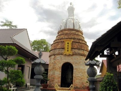 Thưởng ngoạn cảnh đẹp chùa Lò Gạch – Kiên Giang