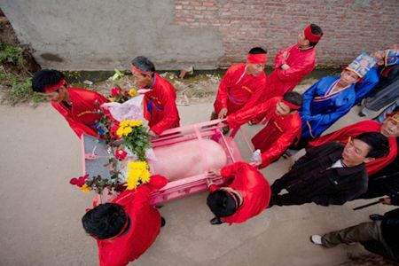 Độc đáo lễ hội chém lợn làng Ném Thượng – Bắc Ninh 