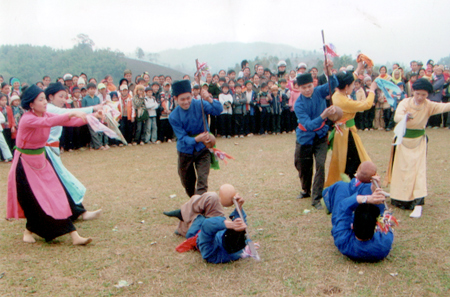 Múa lăn đàn tính – Một nét đẹp văn hóa của người Tày, Yên Bái 