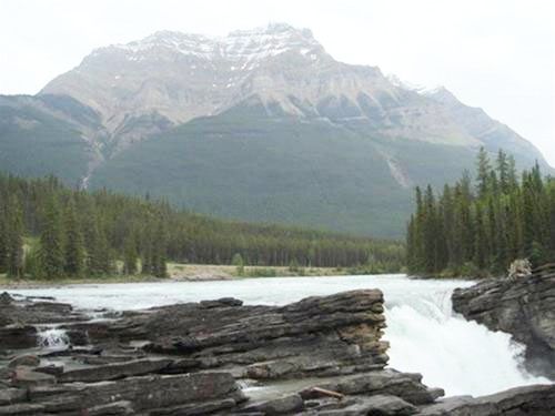 Hùng vĩ thác nước và hẻm núi Athabasca - Canada