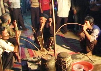Bếp lửa trong sinh hoạt và văn hoá tâm linh của người Khơ Mú, Yên Bái