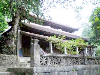 Tham quan chùa Bích Động - Ninh Bình
