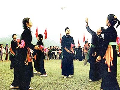 Đánh yến - Trò chơi ngày xuân của người Mông, Sơn La