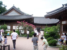 Du lịch tìm hiểu văn hóa truyền thống xứ Hàn