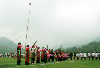 Yên Bái: Tổ chức lễ hội cầu mùa xã Kiên Thành năm 2010 