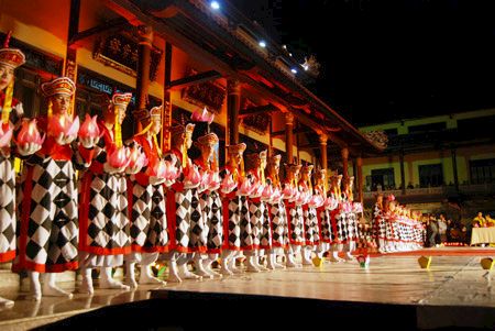 Festival Huế 2010: Tái diễn múa “Lục cúng hoa đăng”