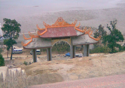 Đền chùa Cái Bầu (Quảng Ninh) - Điểm đến du lịch văn hoá tâm linh