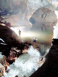 Phát hiện hang động rộng nhất thế giới tại Quảng Bình