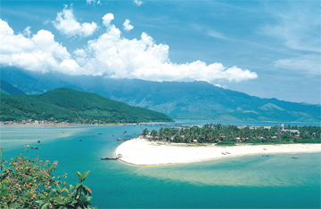 Lăng Cô (Thừa Thiên-Huế) lọt vào danh sách các vịnh biển đẹp nhất thế giới