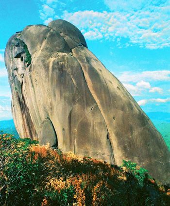Phú Yên: Đón nhận bằng di tích danh thắng quốc gia núi Đá Bia