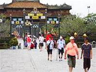 Phát triển du lịch gắn với di sản văn hóa ở miền Trung