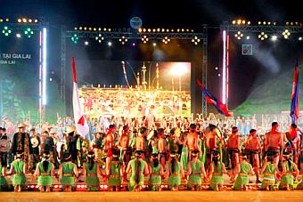 Khai mạc Festival Cồng chiêng Quốc tế 2009: Đêm hội tụ sắc màu văn hóa