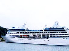 Hạ Long (Quảng Ninh) đón tàu biển quốc tế Nautica lần đầu tiên ghé thăm