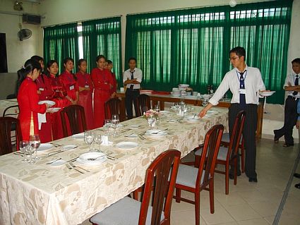 Quảng Ninh: Mở khóa đào tạo nghiệp vụ khách sạn tại Móng Cái