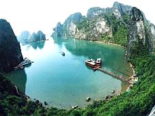 Quảng Ninh: Họp bàn định hướng phát triển sản phẩm du lịch trên Vịnh Hạ Long và Bái Tử Long