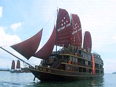 Khám phá tàu Victory Star ở vịnh Hạ Long