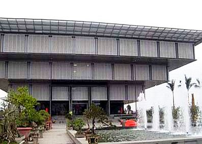 Thăm Bảo tàng Hà Nội