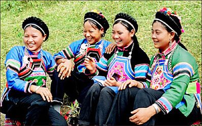 Trang phục của dân tộc Bố Y ở Lào Cai