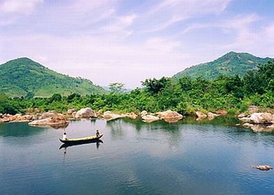 Vịnh Cam Ranh - Dải lụa xanh tuyệt đẹp của Việt Nam
