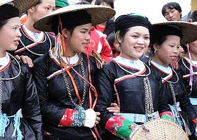 Lễ hội chợ tình Khau Vai 2013 thu hút nhiều du khách