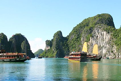 Quảng Ninh: Tăng cường quản lý hoạt động du lịch trên Vịnh Hạ Long