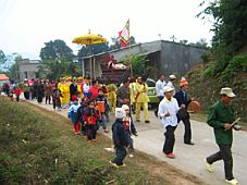 Lễ hội làng Vai (Hòa Bình)