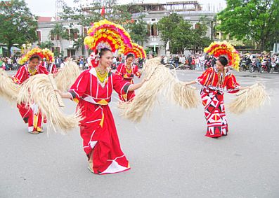 Festival Huế 2012: Lễ hội đường phố thu hút đông đảo công chúng