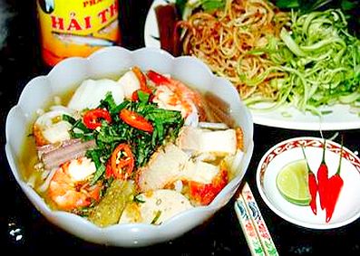 Trình diễn nghề thủ công và ẩm thực ba dân tộc