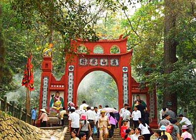 Đền Hùng - Tây Thiên: Tour du lịch hấp dẫn mùa lễ hội