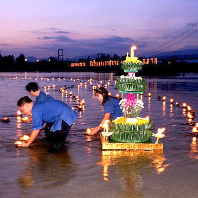 Lung linh lễ hội đèn lồng Loi krathong