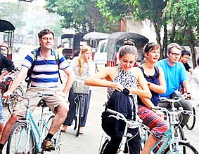 Khách du lịch tới Quảng Ninh tăng mạnh