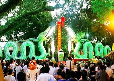 Lắp đặt đôi Rồng gốm đạt kỷ lục Guinness tại Hồ Tây