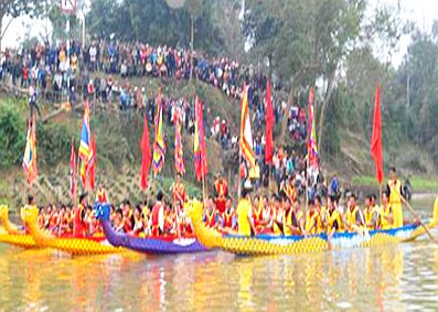 Lễ hội đua thuyền truyền thống ở Đền Quả Sơn, Nghệ An