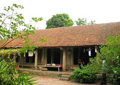 Nét độc đáo những ngôi nhà cổ ở Ðường Lâm