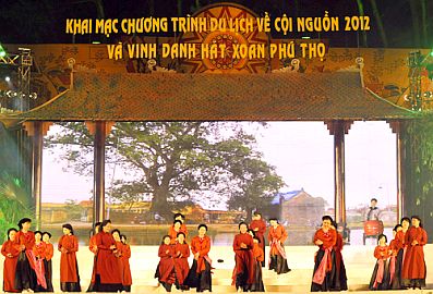 Khai mạc Chương trình Du lịch về cội nguồn năm 2012 và vinh danh hát Xoan Phú Thọ