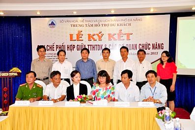 Ký kết quy chế hỗ trợ khách du lịch