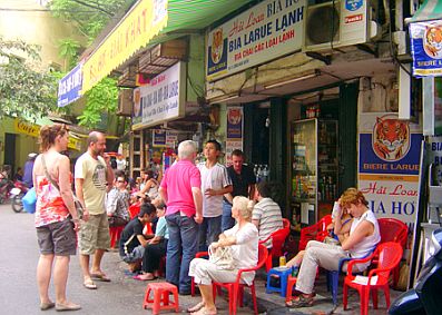 Khách quốc tế đến Hà Nội tiếp tục tăng trưởng mạnh