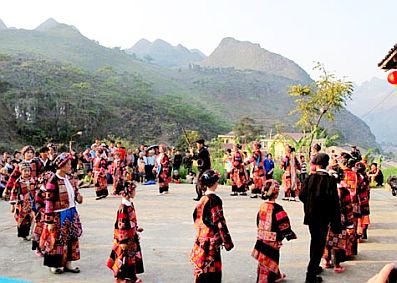 Lên Cao nguyên đá Đồng Văn xem lễ hội cầu mưa của người Lô Lô