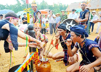 Tổ chức Ngày hội văn hoá, thể thao, du lịch các dân tộc khu vực Tây Nguyên