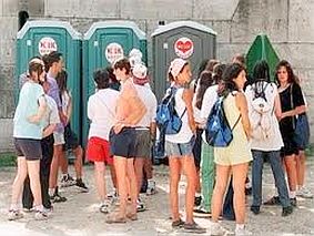 Xây dựng nhà vệ sinh công cộng đạt chuẩn phục vụ khách du lịch