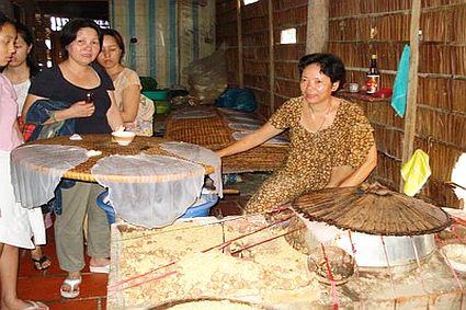 Làng nghề Tây Ninh thu hút khách tham quan du lịch