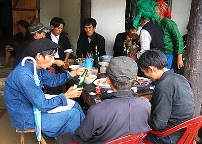 Văn hóa uống rượu ở vùng Cao nguyên đá