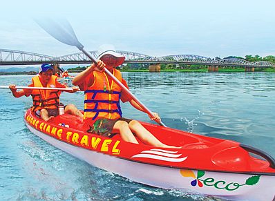 Chèo Kayak khám phá sông Hương (Huế)