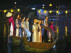 Lễ công bố năm du lịch Thừa Thiên Huế năm 2010 và chương trình tuần hành “Vì sự nghiệp du lịch”