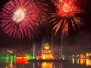 Hà Nội bắn pháo hoa ngày Giải phóng miền Nam (30/4)